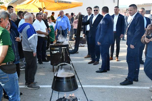 Predsjednik RH Zoran Milanović na obilježavanju Dana Općine Stari Mikanovci