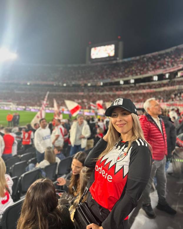 FOTO Bujna Argentinka upala u hotel omiljene ekipe i ostvarila san. Samo, zaboravila je nešto