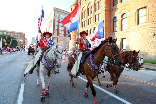 SP 2026 Dallas: Velika povorka hrvatskih navijača u Dallasu uoči utakmice Engleske i Hrvatske na Svjetskom prvenstvu