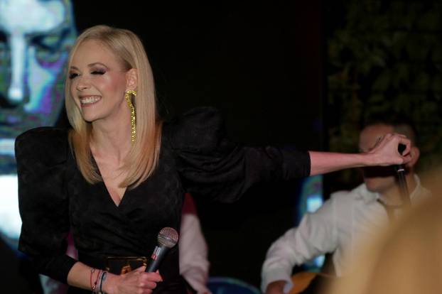 Rozgin koncert privukao srpsku elitu: 'Što joj je s trepavicama?'