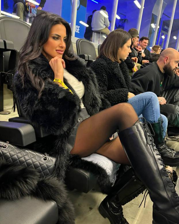 FOTO Modrićev suigrač ljubi 10 godina stariju bujnu voditeljicu