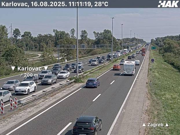 Pogledajte kolone automobila na cestama i granicama