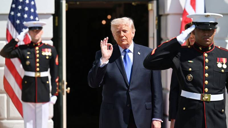 Trump po američkom zakonu do sutra mora završiti rat s Iranom