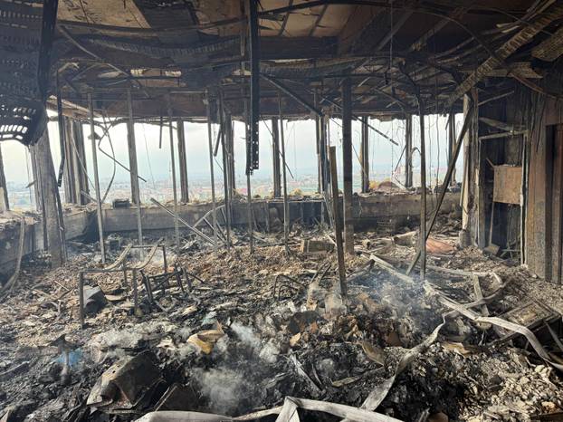 FOTO/VIDEO Evo kako iznutra izgleda zgrada Vjesnika nakon požara!  Otkrili su pukotine...