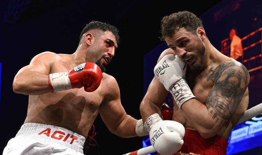 Boxing - Professionals - European Heavyweight Championship