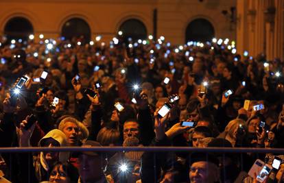 Tisuće Mađara prosvjedovale su protiv "poreza na internet"