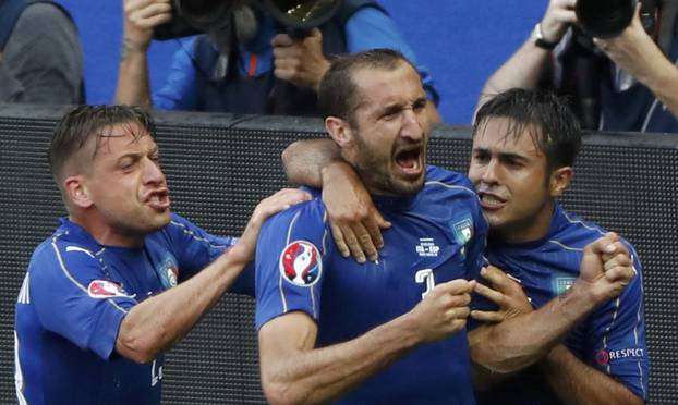 Italy v Spain - EURO 2016 - Round of 16