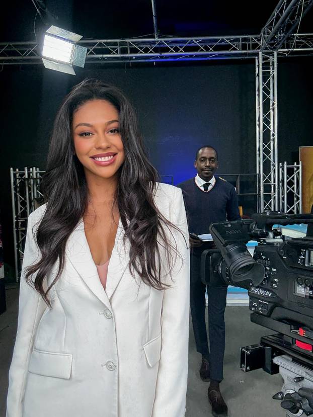 FOTO Bivša misica želi preuzeti Formulu 1: 'Cilj mi nije pobjeda'