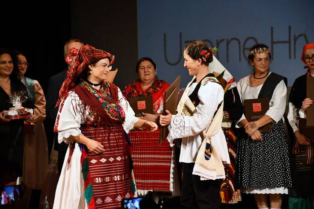 FOTO Žena, majka, kraljica! Ovo je naša najuzornija seoska žena