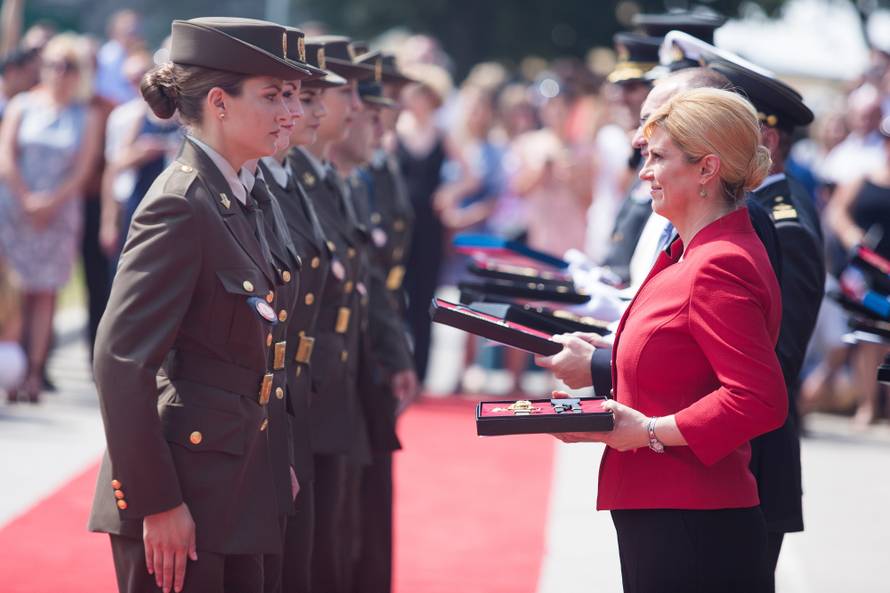 Vukovar: SveÄana promocija polaznika vojnih Å¡kola Hrvatskog vojnog uÄiliÅ¡ta Dr. Franjo TuÄman