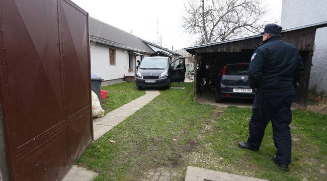 Vatrogasci su izvukli ženu iz požara, ali joj nije bilo pomoći