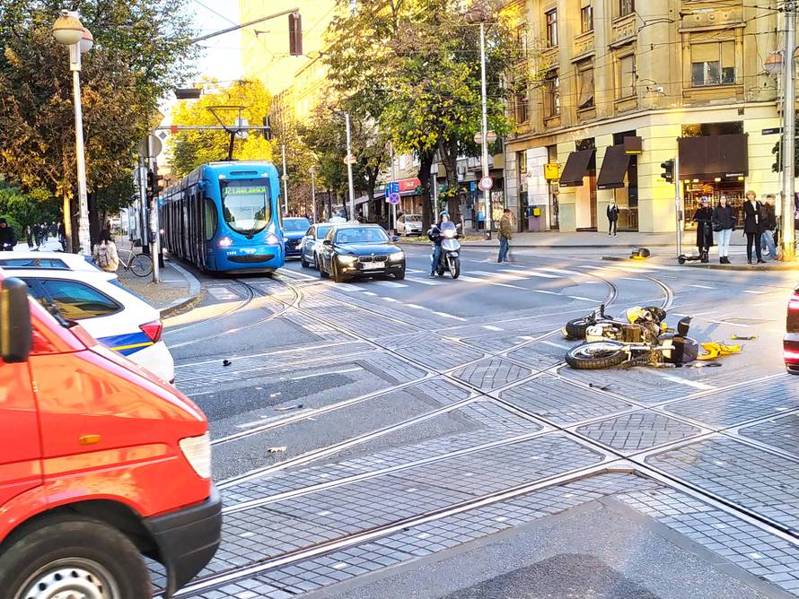 FOTO Kaos i ogromna gužva na Savskoj: Četvero ozlijeđenih u prometnoj nesreći u Zagrebu