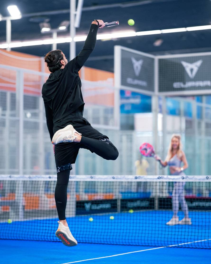 Maja Šuput i Šime Elez bez zadrške razmjenjivali nježnosti pred Valentinovo