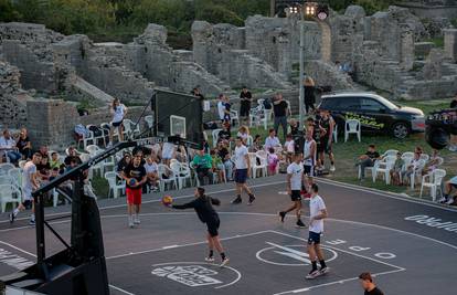 Bivši NBA-ovac Bruno Šundov organizirao je košarkaški 3x3 spektakl u drevnoj Saloni