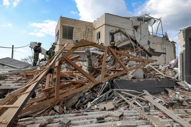 Aftermath of an Iranian strike in Beit Shemesh