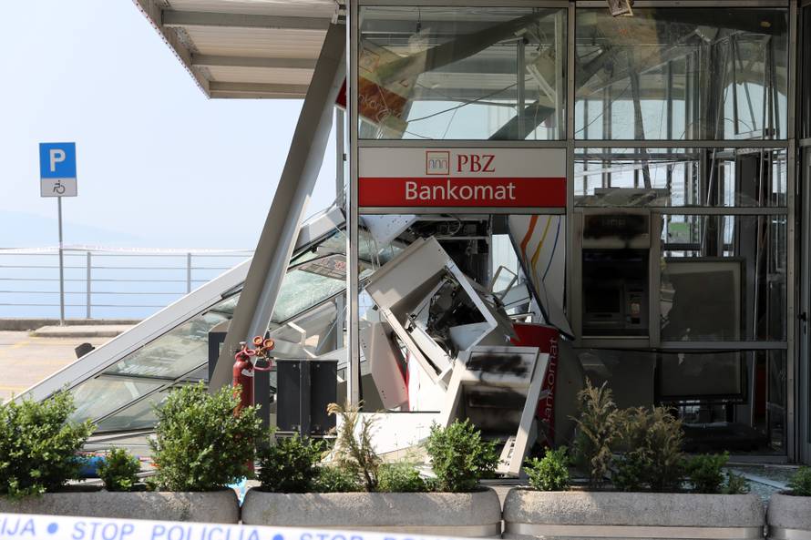 Eksplozija probudila Riječane: Razbojnici raznijeli bankomate