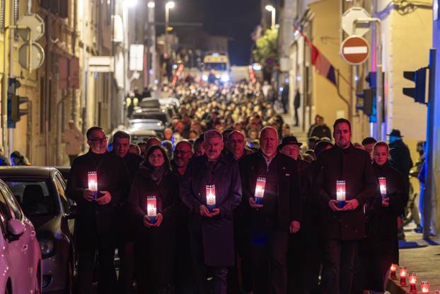 Pula: Održan mimohod u povodu obilježavanja Dana sjećanja na žrtvu Vukovara i Škabrnje
