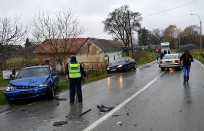Sudar kod Kutjeva: Vozačica teško, putnik lakše ozlijeđen