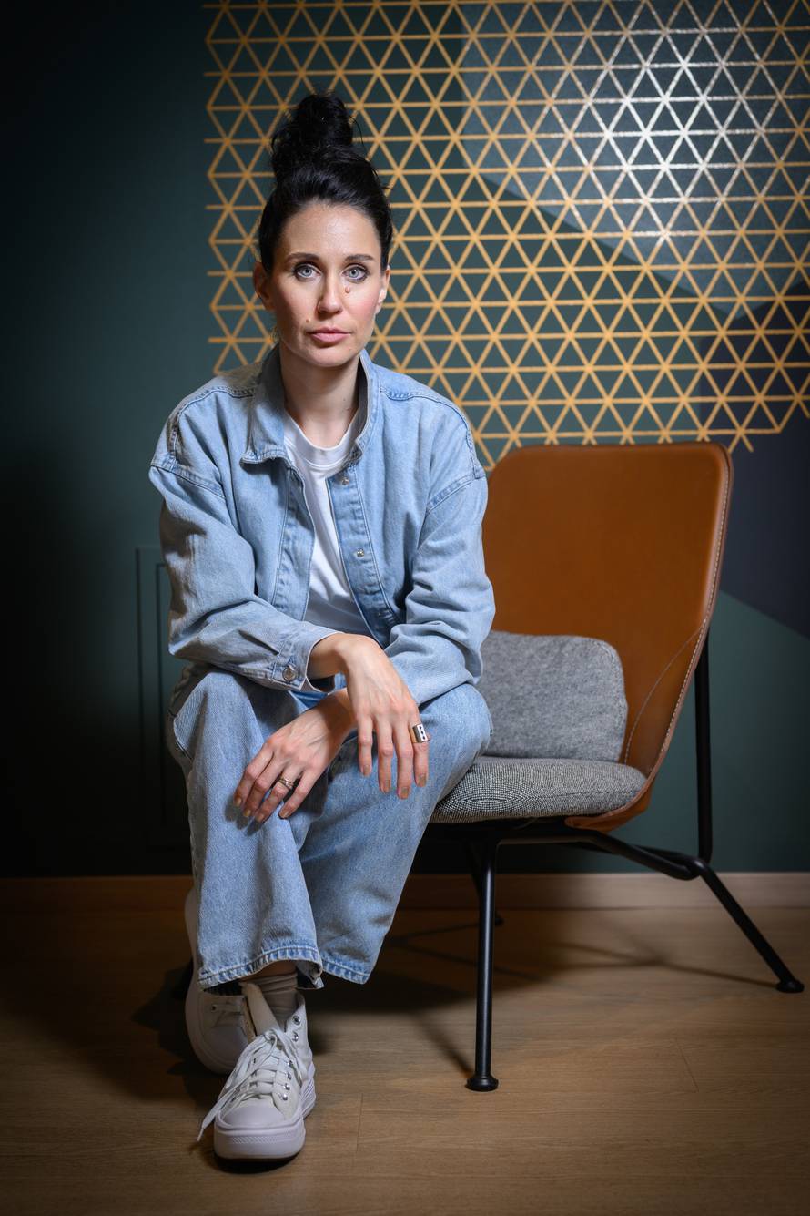 Zagreb: Kantautorica i pjevačica, Ana Đurić - Konstrakta