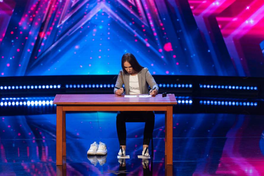 Pogledajte nastup koji je dobio prvi zlatni gumb u Supertalentu ove sezone! Mnogi oduševljeni