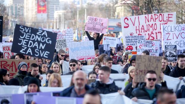 Prosvjedi u Sarajevu se nastavljaju, traži se pravda za poginulog mladića i ozlijeđene u tramvajskoj nesreći