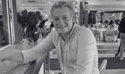 Smrt sina potresla englesku legendu! Poginuo na traktoru