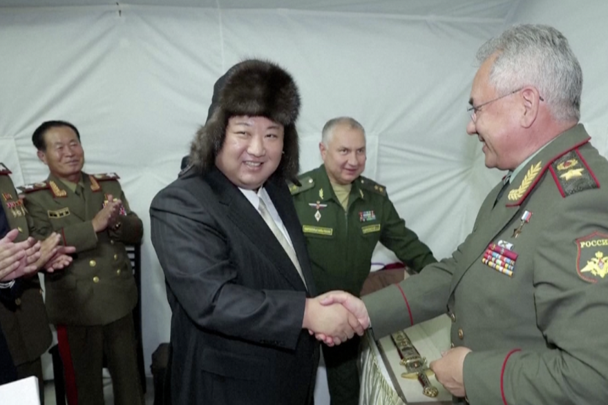 Kim se iz Rusije vratio nasmiješen i sa šubarom na glavi: Dobio je i pet vojnih dronova