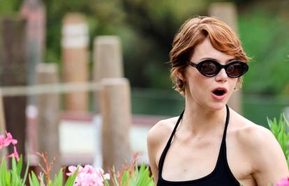 Emma Stone poljubila 34 godine starijeg kolegu pred kamerama: S njome je bio i njezin suprug!