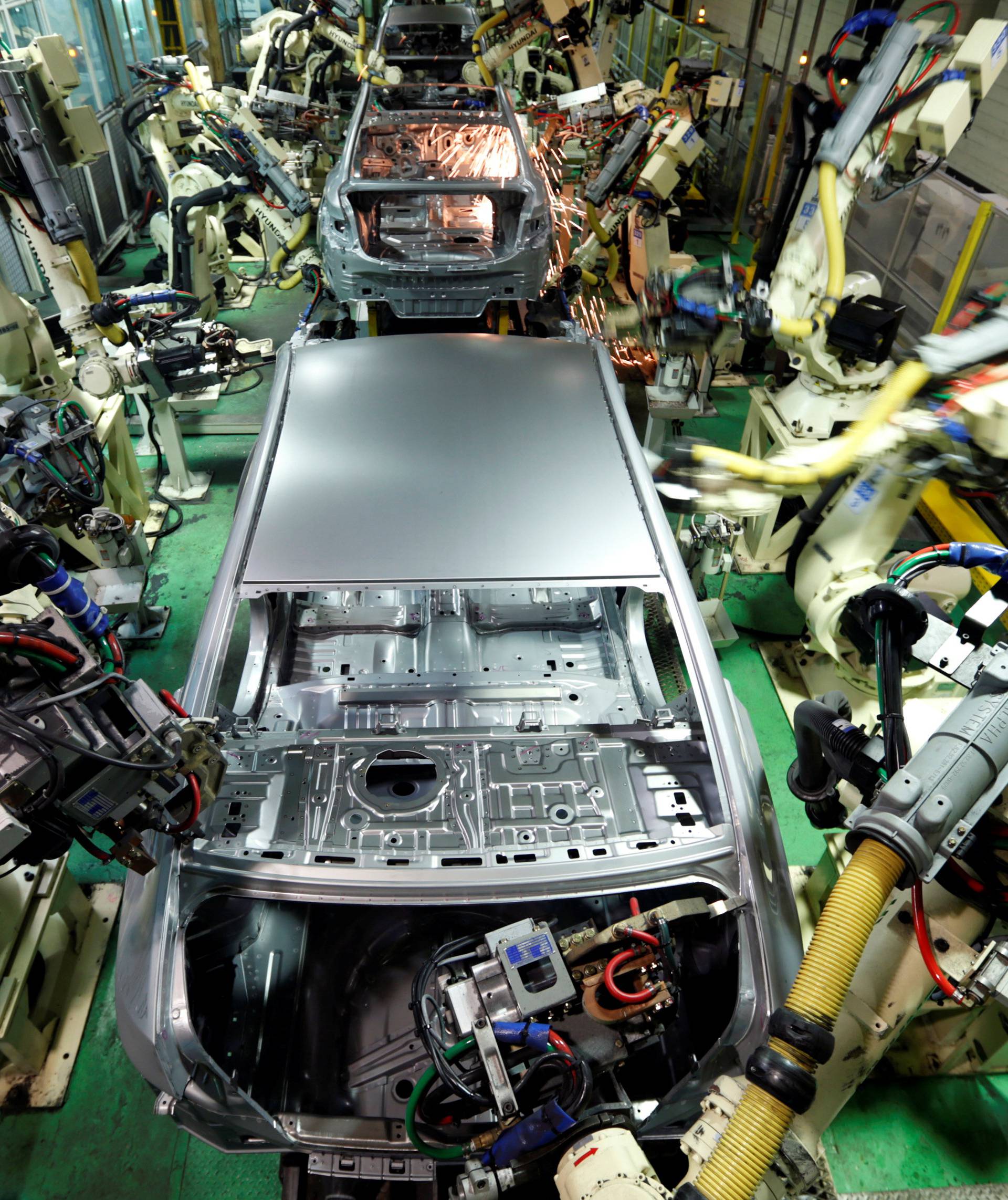 FILE PHOTO - Hyundai Motor's sedans are assembled at a factory of the carmaker in Asan