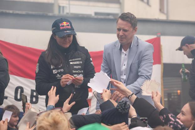 Zagreb: Doček najbolje svjetske slalomašice Zrinke Ljutić u njezinom kvartu Sloboštini