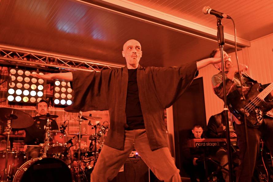 Koncert Curses u petak, Yammat live s EU Adventa, drugi humanitarni Cooking Duel