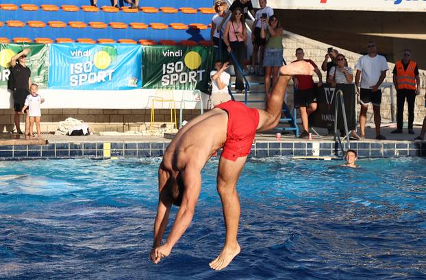 Split: Sportsko-humanitarno natjecanje "Najluđi skakač Hrvatske"