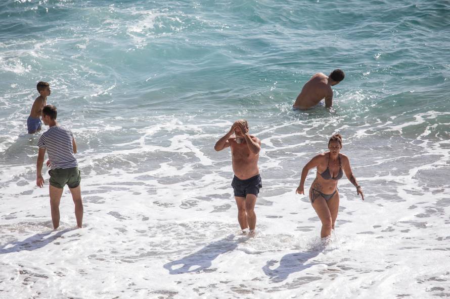Dubrovnik: Kupači na najpoznatijoj gradskoj plaži Banje