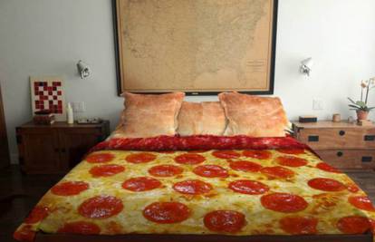 Krevet prekriven slasnom pizzom postaje stvarnost