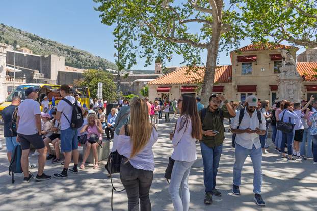 Dubrovnik: Velike gužve unutar povijene jezgre grada.