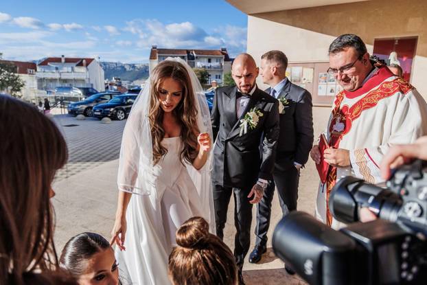 Split: Vjenčanje Hajdukovog nogometaša Anthonyja Kalika i Ivone Glavaš