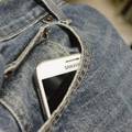Liječnici kažu da mobitele ne treba predugo nositi u džepu
