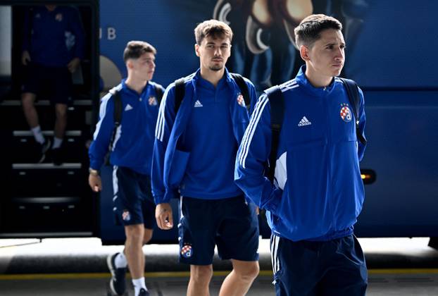 Zagreb: Odlazak igrača GNK Dinamo na uzvratnu utakmicu protiv Sparte