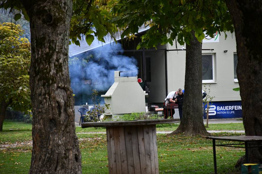 Drama u Slavonskom Brodu: 'Umjesto pečenke, na ražanj smo stavili janjca. I tunu...'