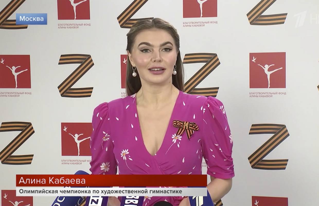 Putinova 'ljubavnica' pojavila se prvi put u javnosti, oko nje je bio ispisan zloglasni simbol 'Z'