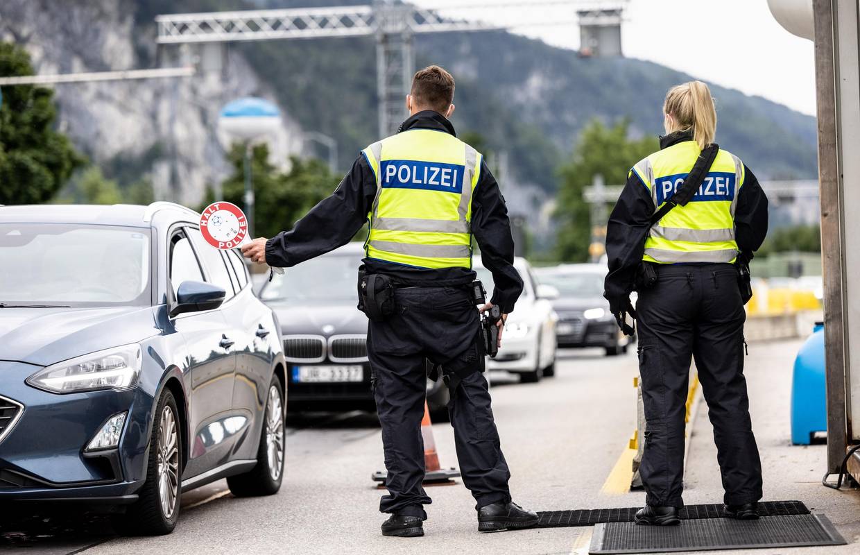 Austrija je uvela lockdown za necijepljene, kazne do 1450 €. Razmišljaju i o policijskom satu