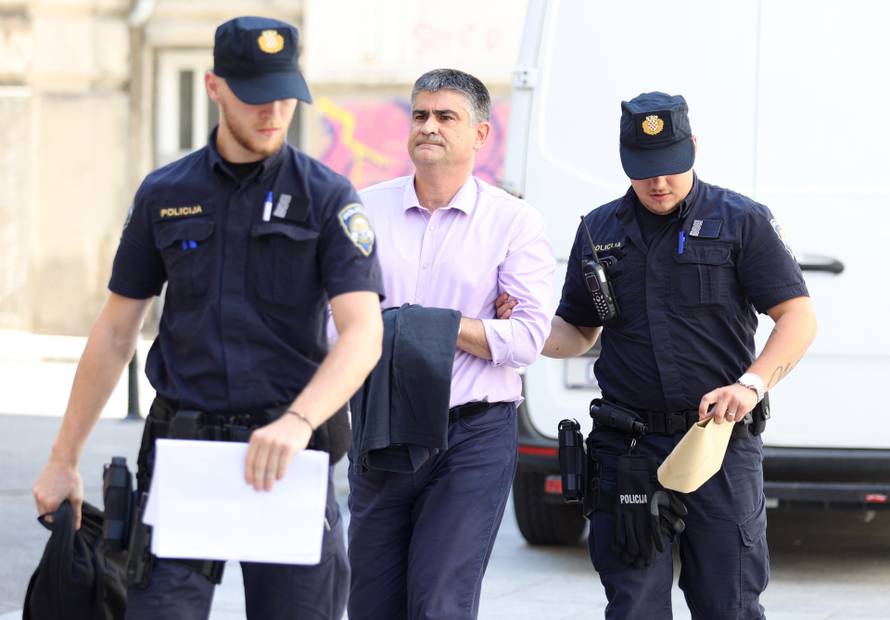 Rijeka: Uhićeni gradonačelnik Buja doveden na ispitivanje u prostorije USKOK-a 