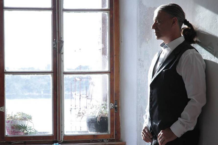 Goran Karan za 'Dobro ti jutro, ljubavi' snimio romantični spot