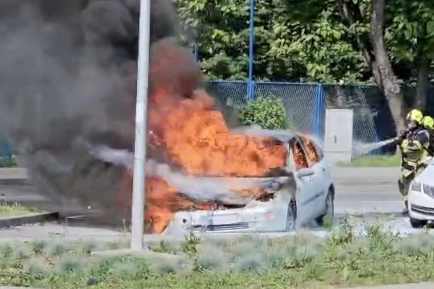 Zapalio se automobil u Zagrebu