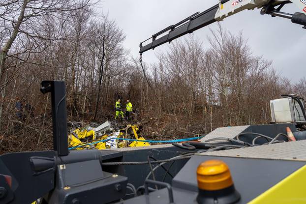 Počelo je uklanjanje turskog Airtractora koji je pao kod Senja