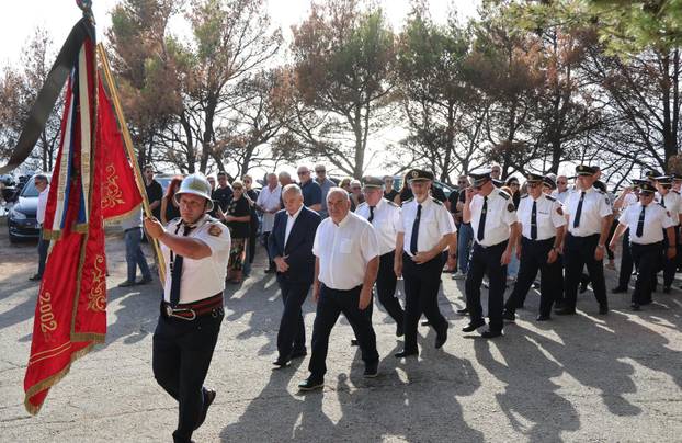 Omiš: Sprovod bivšeg vatrogasnog zapovjednika Drage Lelasa