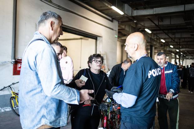 Zagrebačka policija organizirala je  javnu prodaju pronađenih predmeta kojima je istekao rok čuvanja