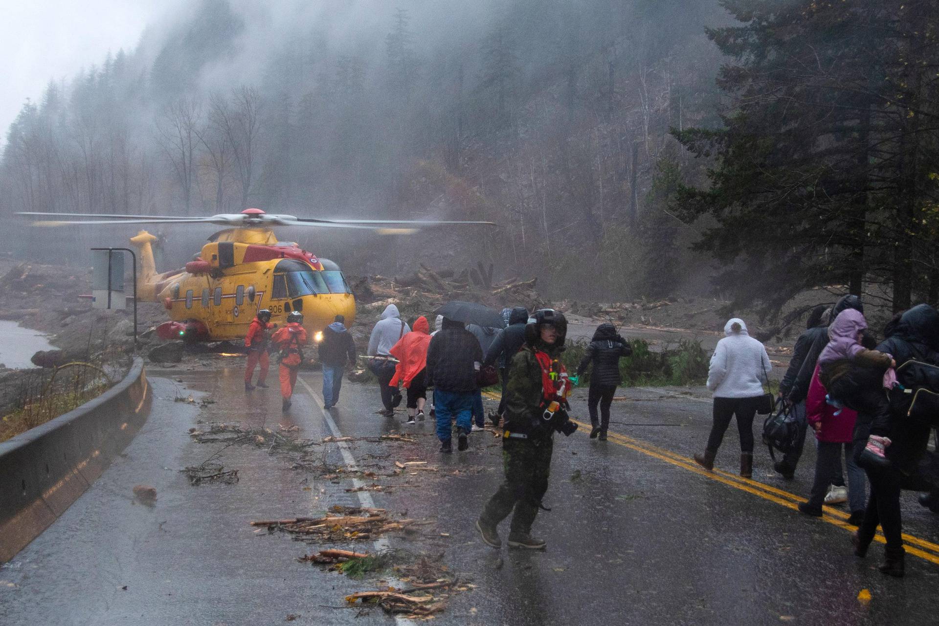 RCAF rescue some of over 300 motorists stranded by mudslides in Agassiz