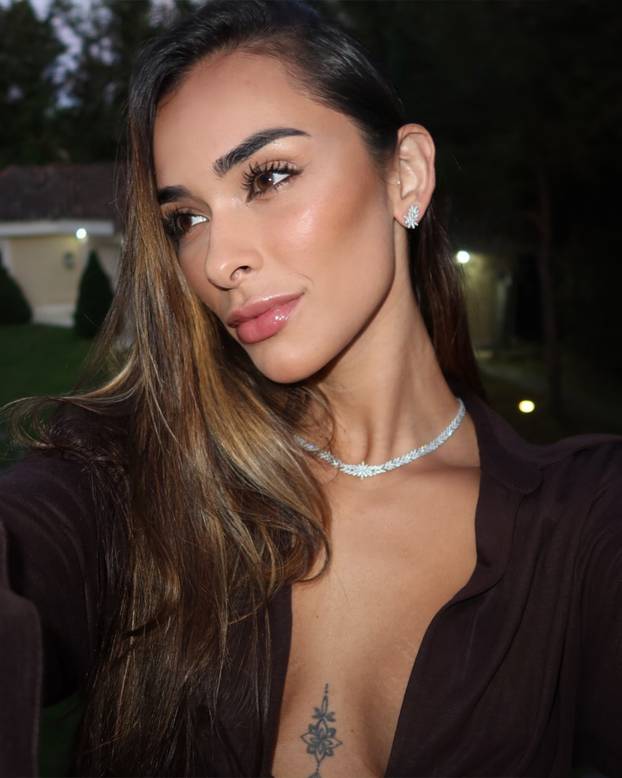 FOTO Realova zvijezda oženila atraktivnu influencericu. Imaju troje djece iz prethodnih veza