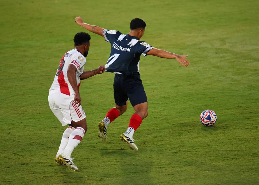 FIFA Club World Cup - Group E - River Plate v CF Monterrey